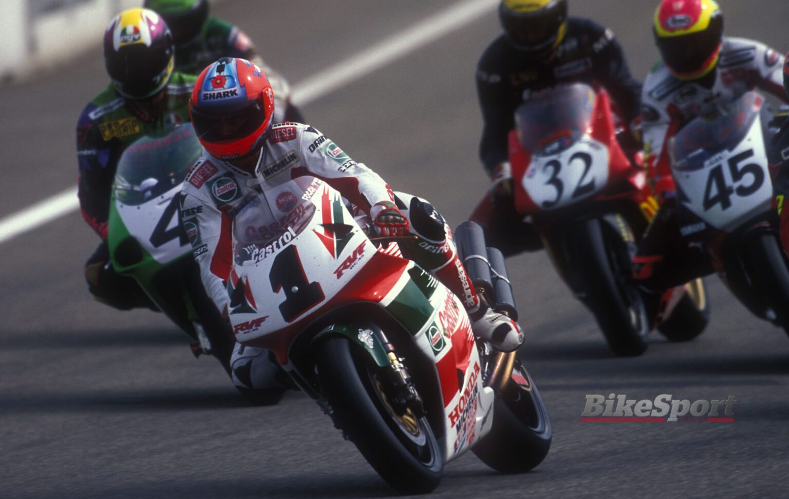 Carl Fogarty, Honda, 1996 WorldSBK,action [credit - Gold & Goose]