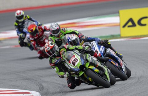 Jonathan Rea, KRT, Kawasaki Racing Team, Kawasaki ZX-10RR, Catalunya, 2023 WorldSBK, action, start, group [credit/ 2Snap/Geebee]