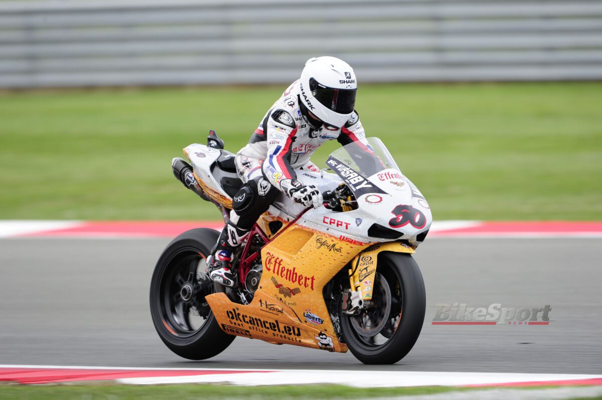 Sylvain Guintoli, Effenbert Liberty Ducati, Ducati Panigale 1098R, 2011 WorldSBK, action [credit - Gold & Goose]