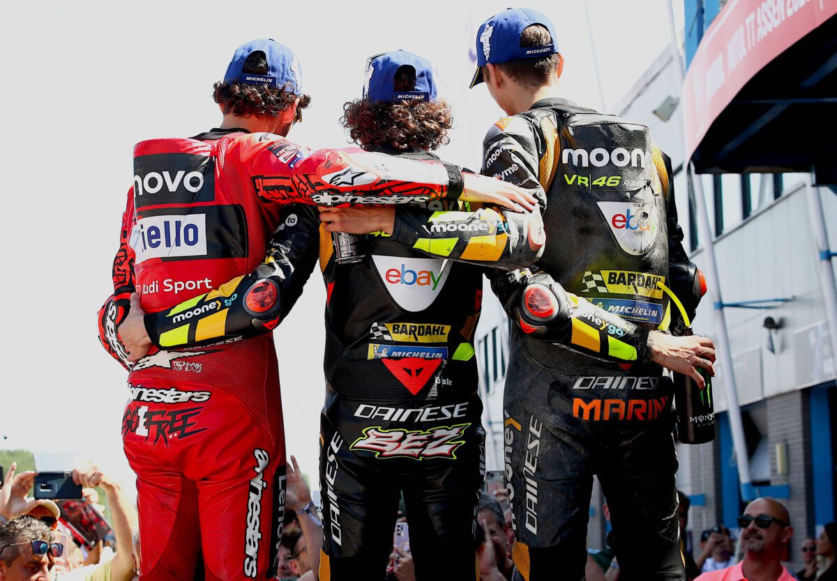 Pecco Bagnaia, Marco Bezzecchi, Luca Marini, 2023 MotoGP, VR46 Ducati, Ducati GP23, Ducati GP22, retrato, celebración [credit - Gold & Goose]