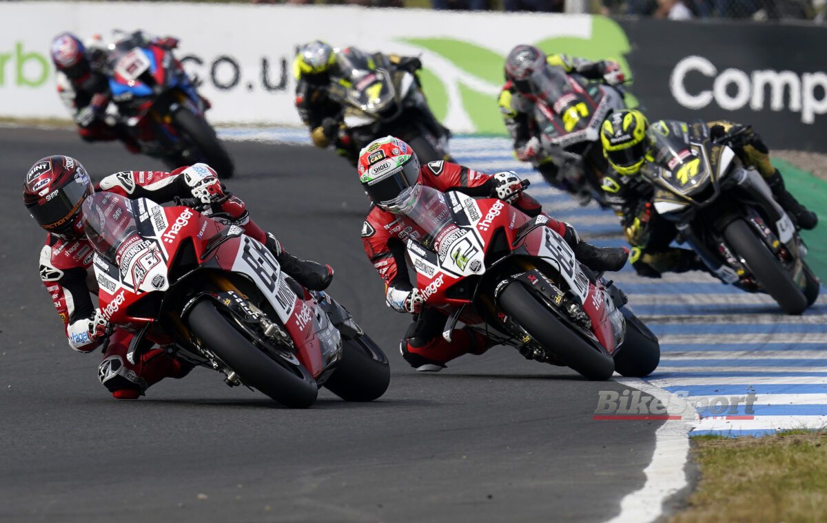 Tommy Bridewell, Glenn Irwin, BeerMonster Ducati, Ducati Panigale V4 R, action, start, group [credit/ Tim Keeton/Impact Images]