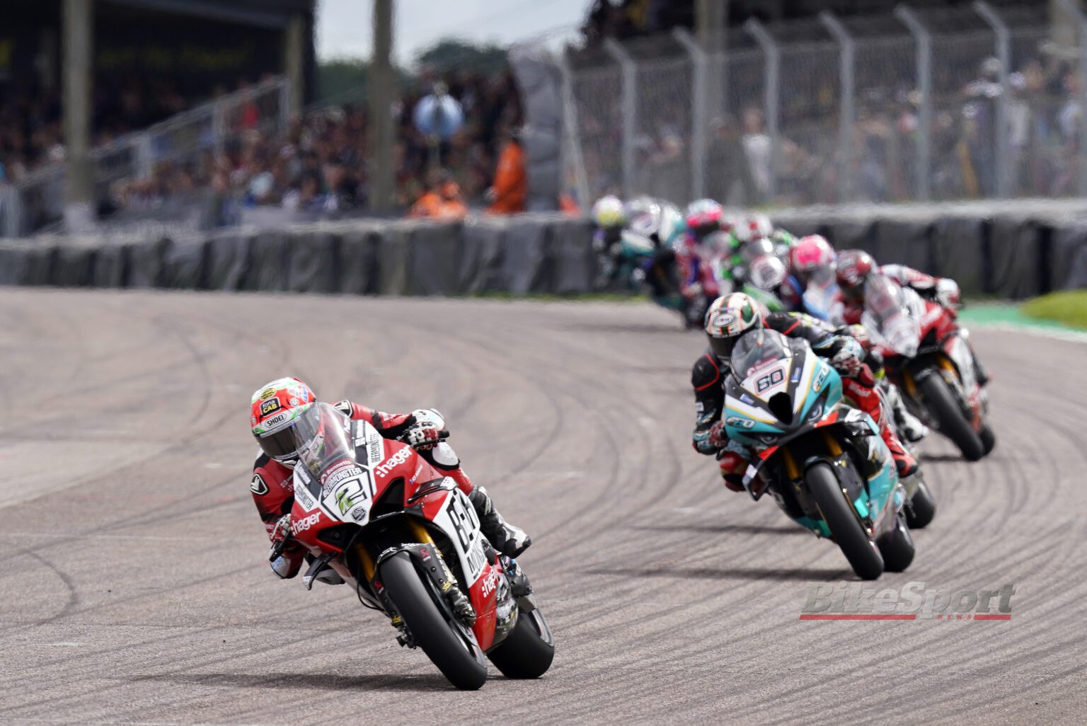 Glenn Irwin, BeerMonster Ducati, Ducati Panigale V4 R, 2023 BSB, Thruxton, action, group, start [credit - TIm Keeton/Impact Images]