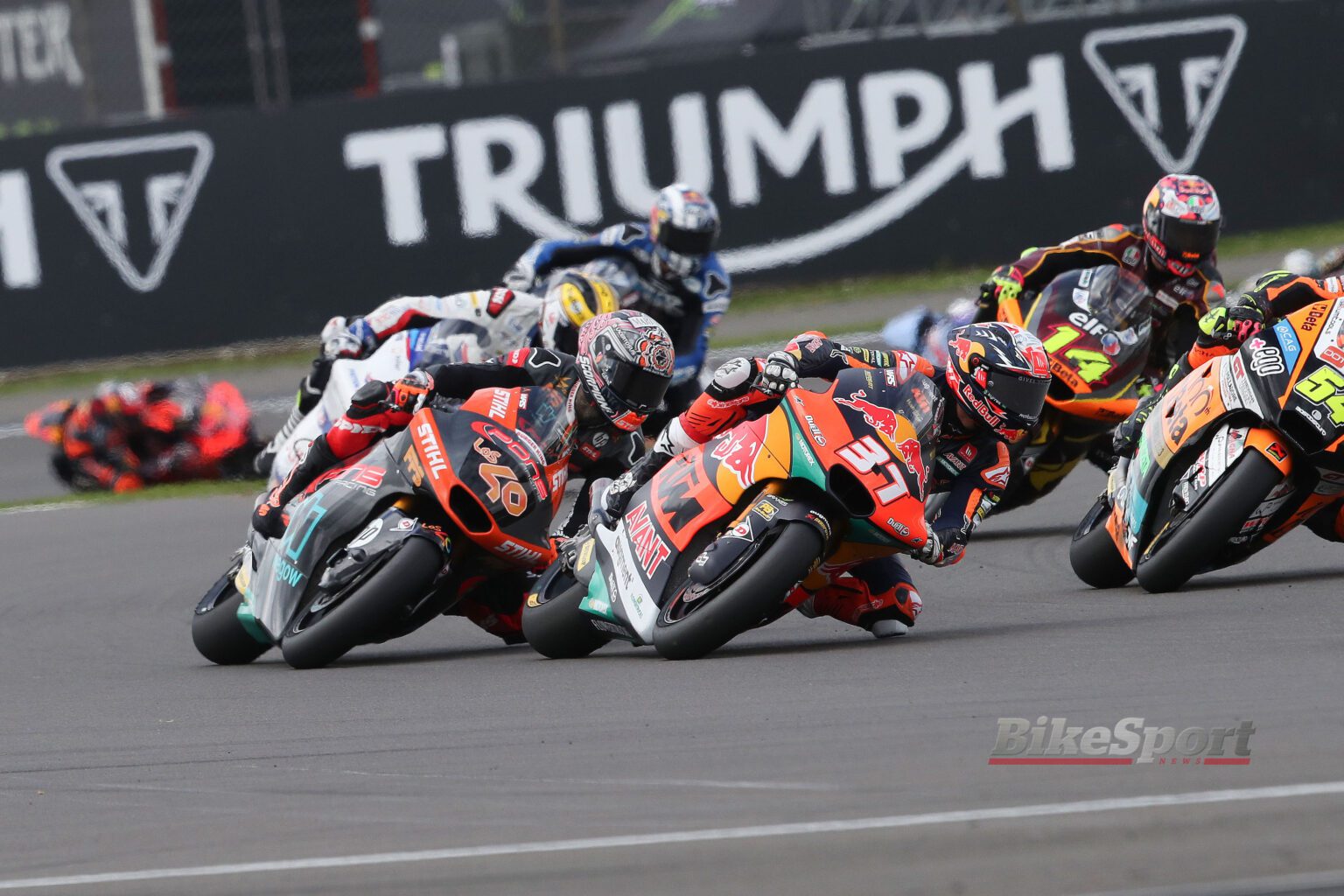 Pedro Acosta, Aron Canet, 2023 Moto2, Briitsh Moto2, Silverstone, group, start, action [credit - Gold & Goose]