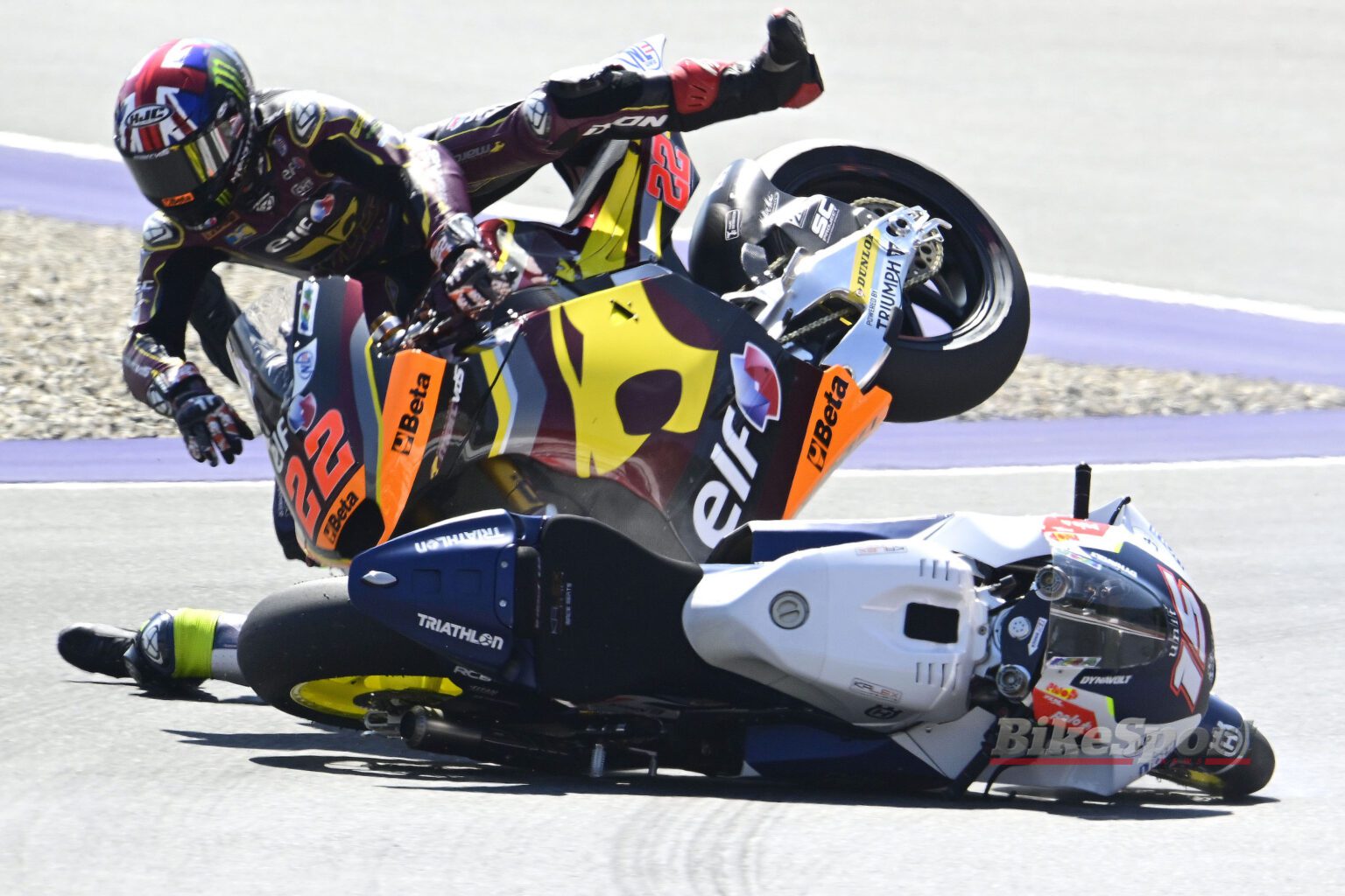 Sam Lowes, Marc VDS Racing, 2023 Moto2, Austrian Moto2, Spielberg, action, crash, fall, accident, Darryn Binder.jpg [credit - Gold & Goose]
