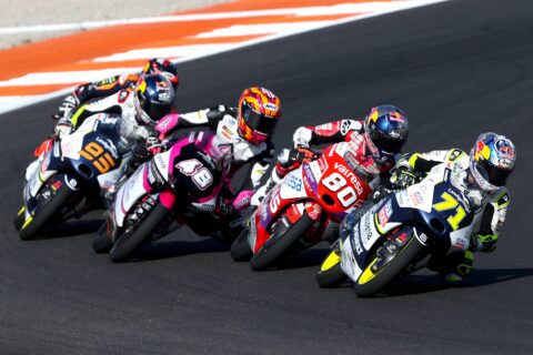 Ayumu Sasaki, Husqvarna Intact GP, 2023 Moto3, Valencia Moto3, Circuit Ricardo Tormo, action, group, start [Gold & Goose]