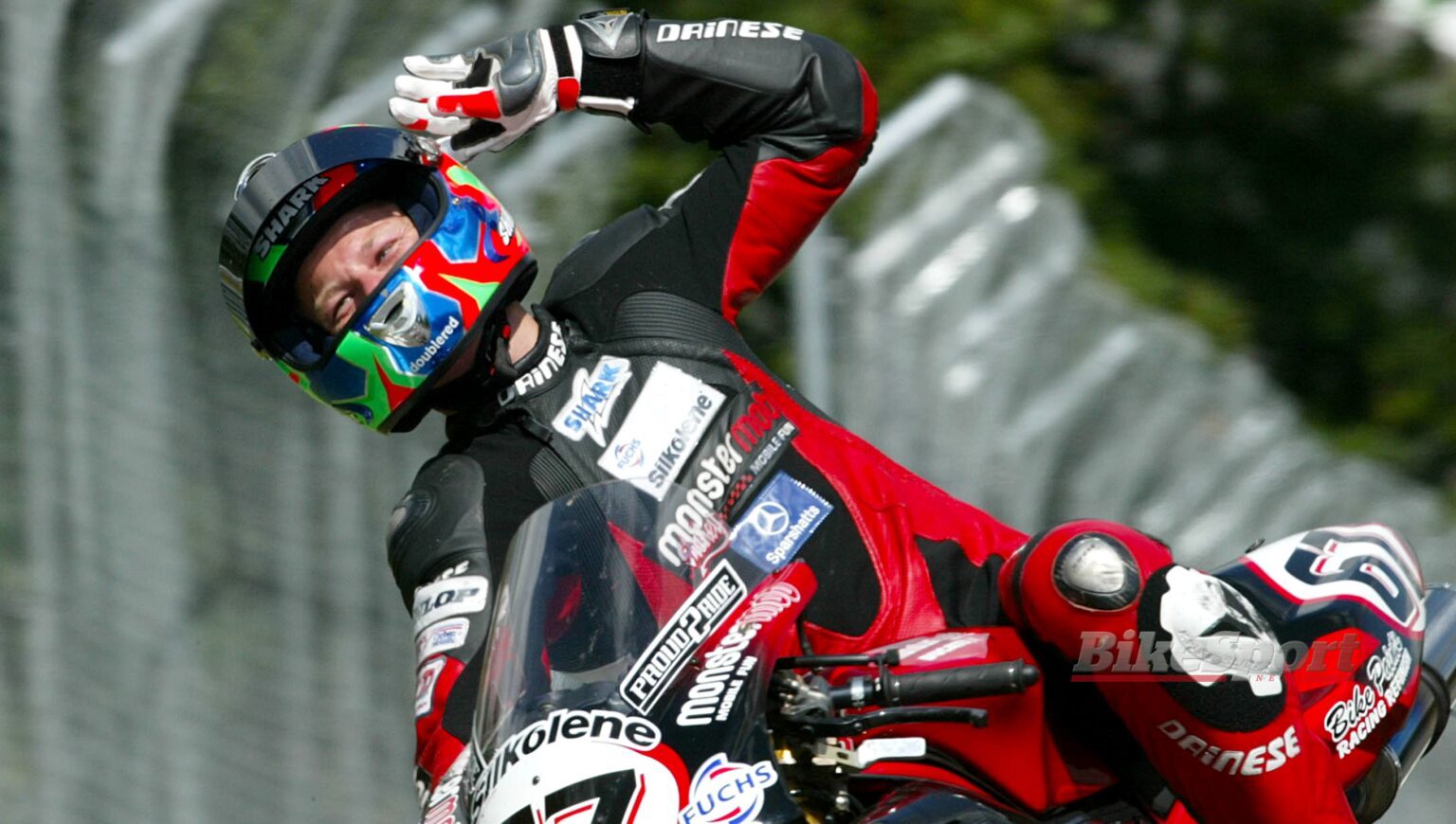 Shane Byrne, Monstermob Ducati, 2003 WorldSBK, action [Gold & Goose]