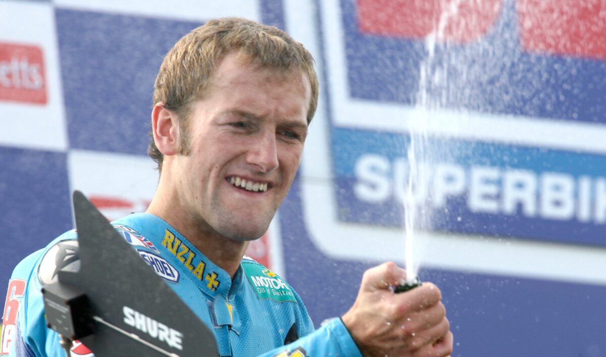 Tom Sykes, Rizla Suzuki, 2008 Donington Park, WorldSBK, portrait, podium [Gold & Goose]