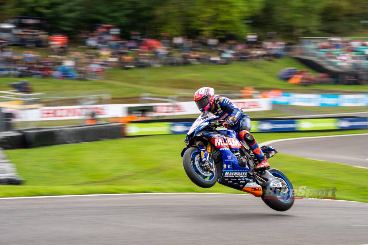 “I had much more”: Bradley Ray frustrated by defensive Ryan Vickers at Cadwell Park BSB