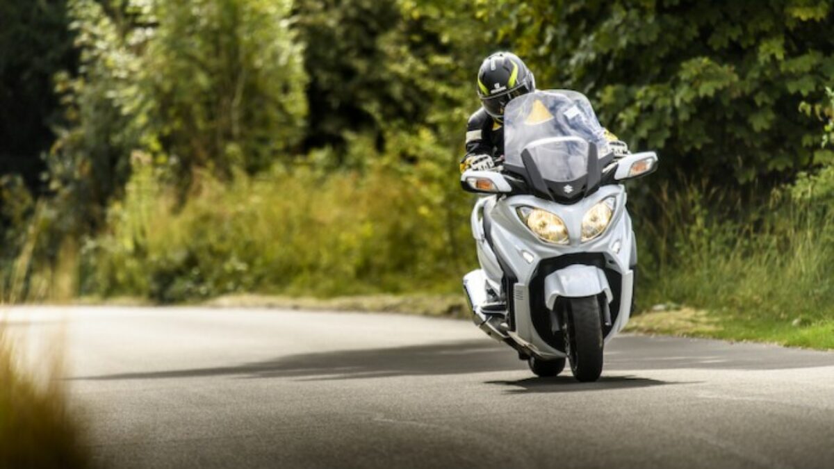 motorcycle suzuki burgman 650 executive 2021 test